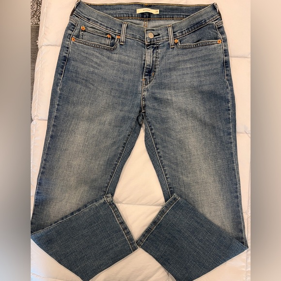 Cute & Comfy! LEVI’S  (EUC, Size Waist 29) Boyfriend Jeans - Picture 3 of 10